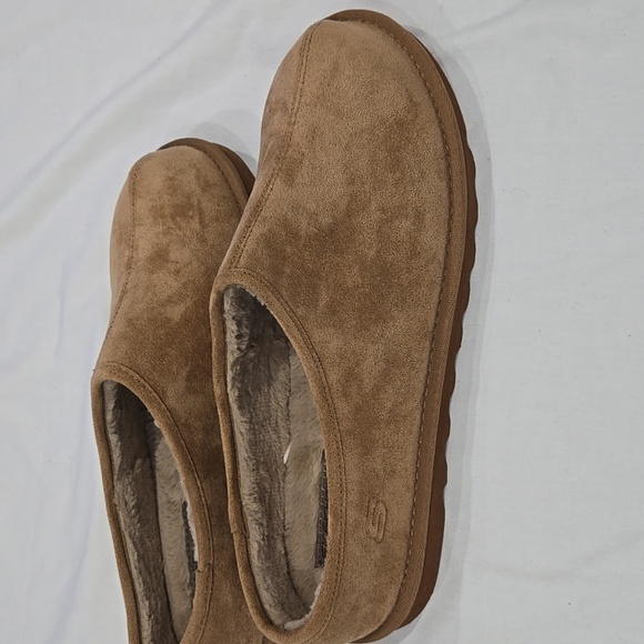Skechers Slippers Relaxed Fit Memory Foam NWOT - Picture 1 of 3